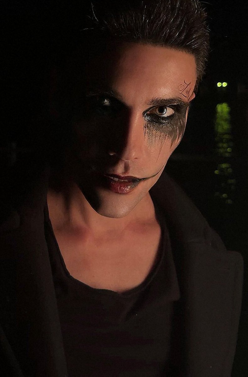 DesignWeapons's tweet image. #Halloween #TheCrow