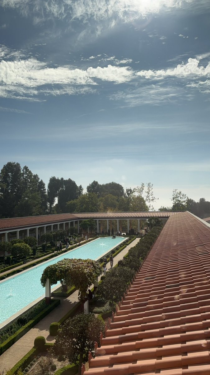 Assiko23's tweet photo. J’ai visité la Villa Getty!!! 😍

C’est une maison de campagne romaine reconstituée où je me verrais bien vivre ☀️ https://t.co/z365K2jOGR