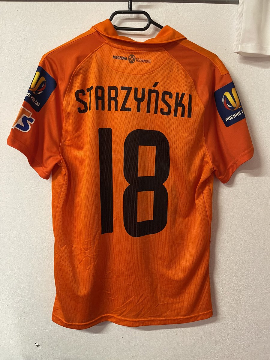 97.Sezon 2020/21
Filip Starzyński1️⃣8️⃣(koszulka pucharowa)
Prod.Nike 
Jeśli ktoś posiada koszulki <a href="/ZaglebieLubin/">Zagłębie Lubin</a>🇨🇮na sprzedaż lub wymianę proszę o wiad.priv.
Prezent.koszulka nie jest na wymianę.
#TwitterZL