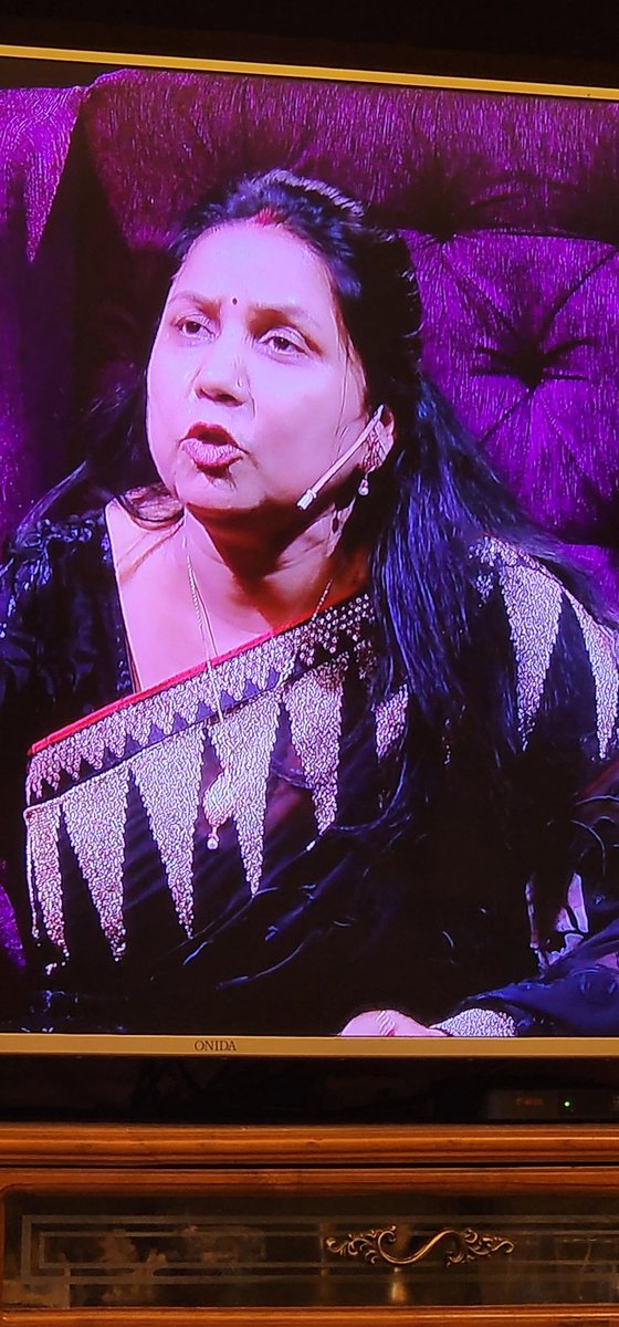 lf6289's tweet photo. @beingrachit_ Vamp lady .... sick mentality
 Shows her sons upbringing... literally hate this female
 Omg with what audacity she was supporting her son.. shameless women https://t.co/cKKCgKb0TH