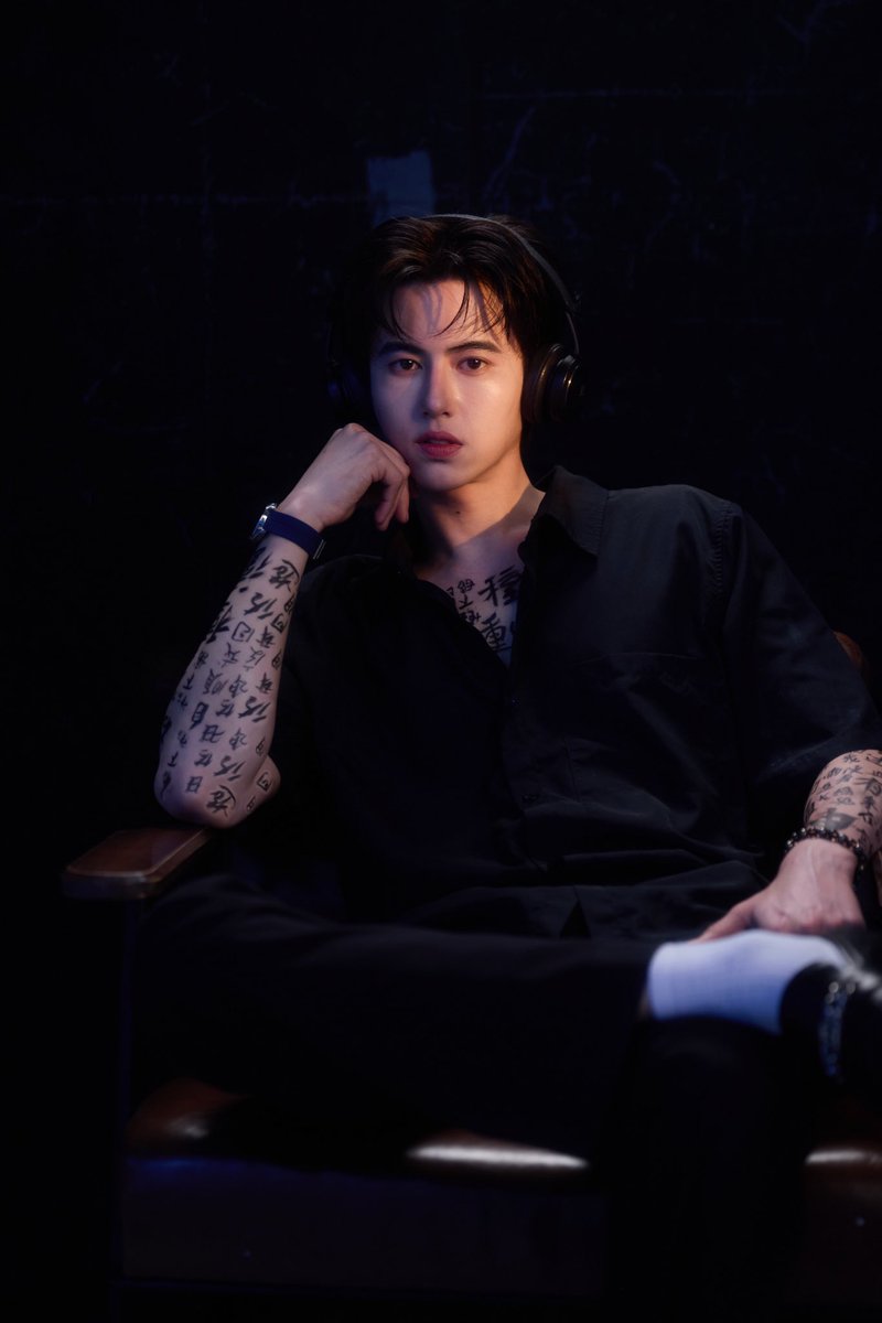 yacht_patsit's tweet photo. มาต่อกันที่ “หมอผีบงกิล” จากเรื่อง Exhuma 👻
ฮาโลวีนปีนี้เริ่มสนุกกับการได้ทำอะไรแบบนี้ ชอบกันมั้ยค้าบบ 😆 #Halloween #Halloween2024 #ฮาโลวีน2024 #ฮาโลวีน https://t.co/f5BlSI2C8v