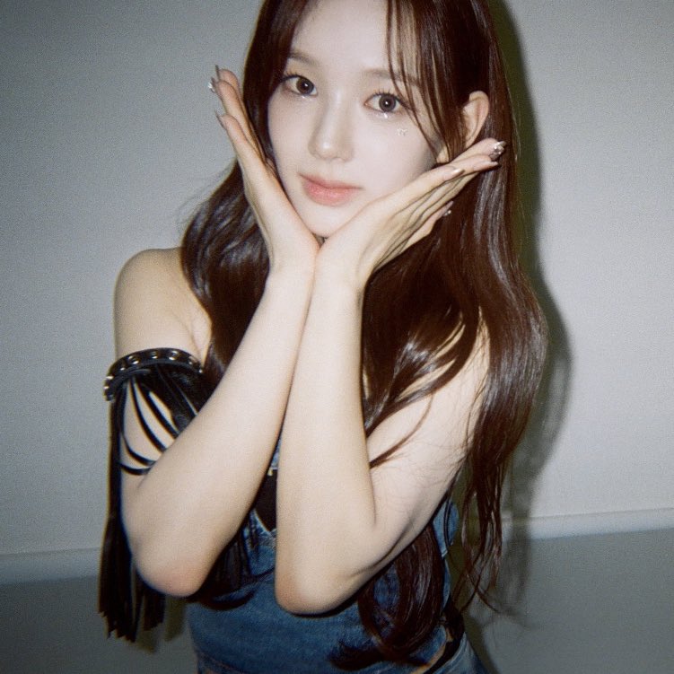 sarangfuls's tweet image. my pretty girl ☹️