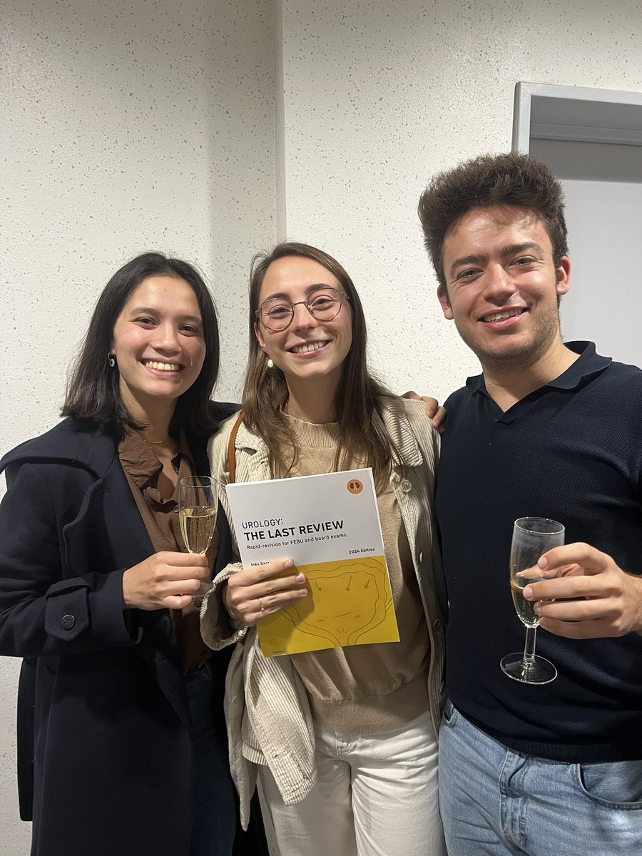 esru_be's tweet photo. Congrats Dr. Maertens on winning “The Last Review” 📒 by @knowuro during #BUREP24 

Thanks to our structural 🏛️ sponsors to make our educational events possible! 
🥇@ferring @IpsenGroup 
🥈@BeMedico1 Health Science &amp; Nutrition https://t.co/bQ9tYw8OUu