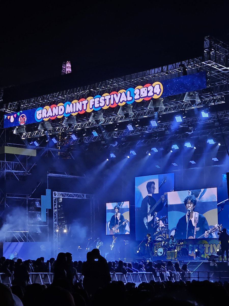be__together's tweet photo. 241026 GMF
스탠딩 꽉참 이슈로 오랜만에 돗자리에서 봤는데 그래도 좋았다! 메인 전광판에 페퍼톤스 뜨는거 왤케 좋지... 주위에 다른 팬들 많았는데 여기저기서 너무 좋다구 하길래 뿌듯ㅎㅎ 21세기때 다 일어나서 떼창한거 최고👍 페퍼톤스 공연 너무 재밌다!!! https://t.co/GM1FCCdBoy