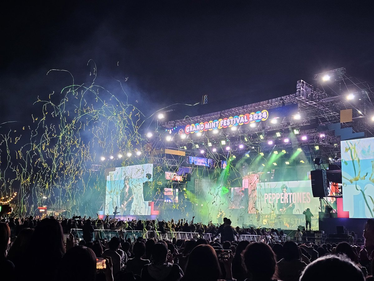 be__together's tweet photo. 241026 GMF
스탠딩 꽉참 이슈로 오랜만에 돗자리에서 봤는데 그래도 좋았다! 메인 전광판에 페퍼톤스 뜨는거 왤케 좋지... 주위에 다른 팬들 많았는데 여기저기서 너무 좋다구 하길래 뿌듯ㅎㅎ 21세기때 다 일어나서 떼창한거 최고👍 페퍼톤스 공연 너무 재밌다!!! https://t.co/GM1FCCdBoy