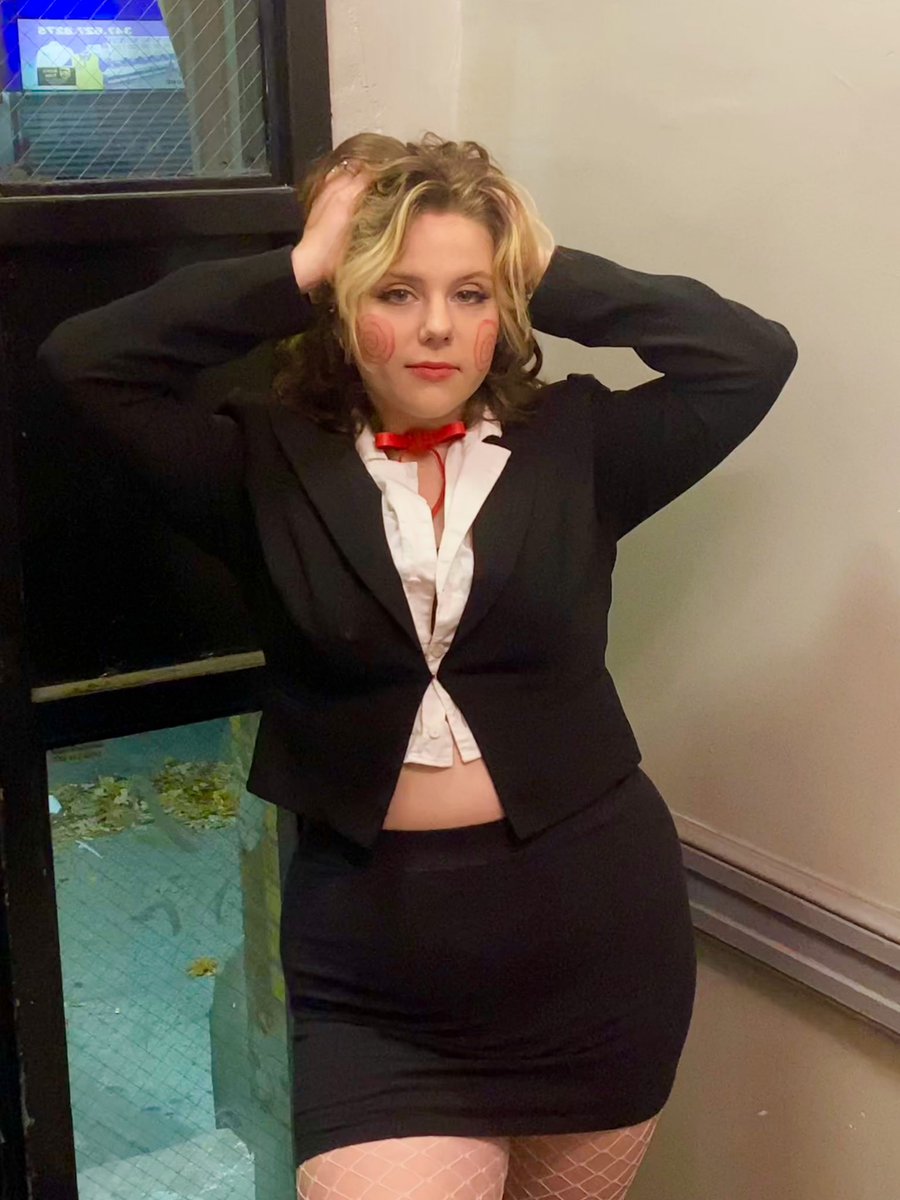 hellinuh's tweet photo. loveeee halloween https://t.co/i5CFLV3vGz