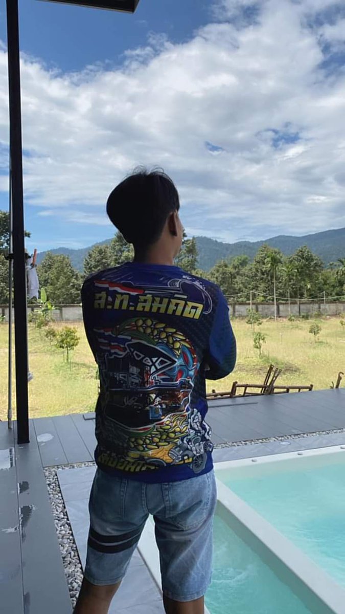 MYamamuen's tweet photo. ข้างหน้าคือ ความฝัน ข้างหลังคือ บทเรียน 🙂🖤🌅 https://t.co/MFhMhHdaPL