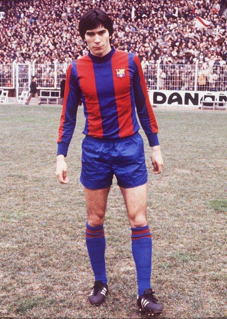 footballmemorys's tweet photo. Lobo Carrasco, Barcelona 

#Barcelona #Barca https://t.co/rwPKbtLSpB