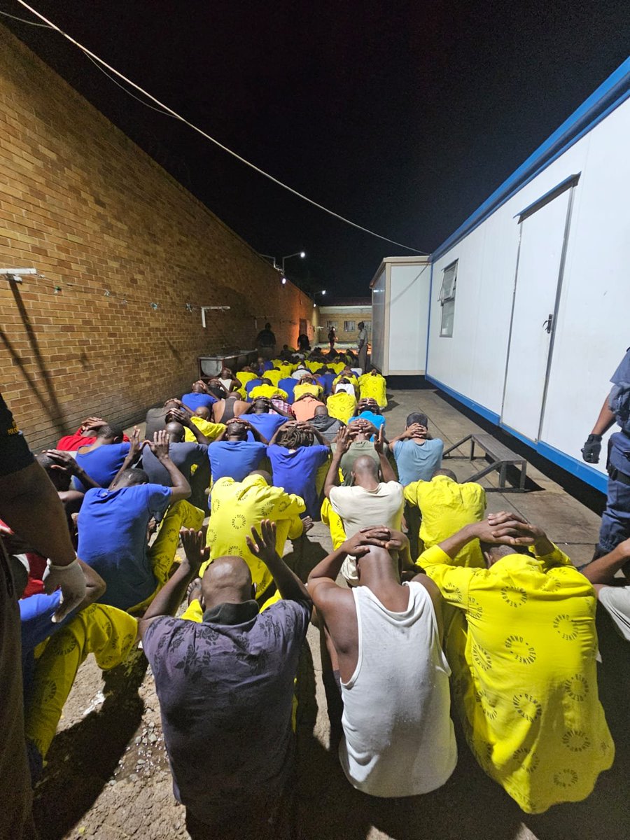 CapricornFMNews's tweet photo. #PrisonRaids: The National Commissioner of Correctional Services Makgothi Samuel Thobakgale says unannounced raids at the correctional facilities are not a new phenomenon because of a change in government or the advent of the Government of National Unity.
Thobakgale was speaking at the Polokwane Correctional Facility during the unannounced raid on Friday evening. OK