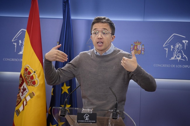 IndeGranada's tweet photo. Hace falta mucho feminismo

✍️@_MariaArnedo, en la primera entrega de 'La Plaza de la Mariana', nuevo espacio de opinión en @IndeGranada, reflexiona, a raíz de la dimisión de Íñigo Errejón, sobre las violencias hacia las mujeres y reivindica el feminismo👇
https://t.co/FLGqMZxEAx https://t.co/pMbTjlah4G