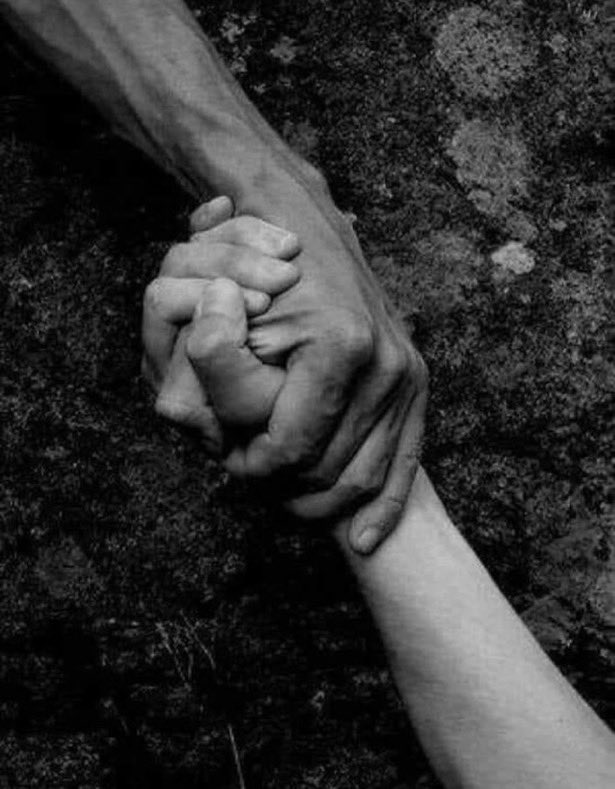 Fuzuli_hayati's tweet photo. « Ne lâchez pas la main qui vous a soigné le cœur une fois guéri. » https://t.co/HIzxtLkPlk