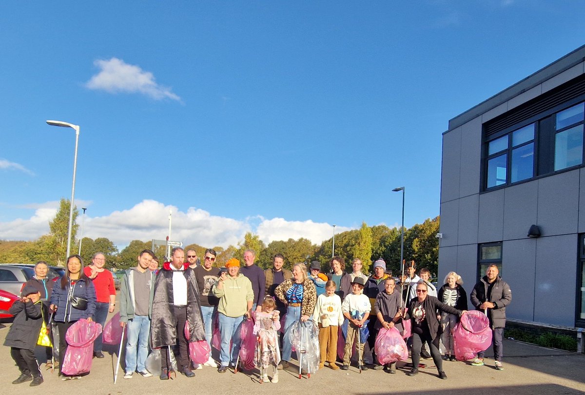 Keep Splott Tidy (@keepsplotttidy) on Twitter photo Amazing turnout this morning, we have 37 spooky wombles of Splott joining in our annual Halloween ๐๐ป litter pick!
There's still time to join!
Thanks to <a href="/willowshigh/">Willows High School</a> for your pupils attending today! Amazing turnout this morning, we have 37 spooky wombles of Splott joining in our annual Halloween ๐๐ป litter pick!
There's still time to join!
Thanks to <a href="/willowshigh/">Willows High School</a> for your pupils attending today!