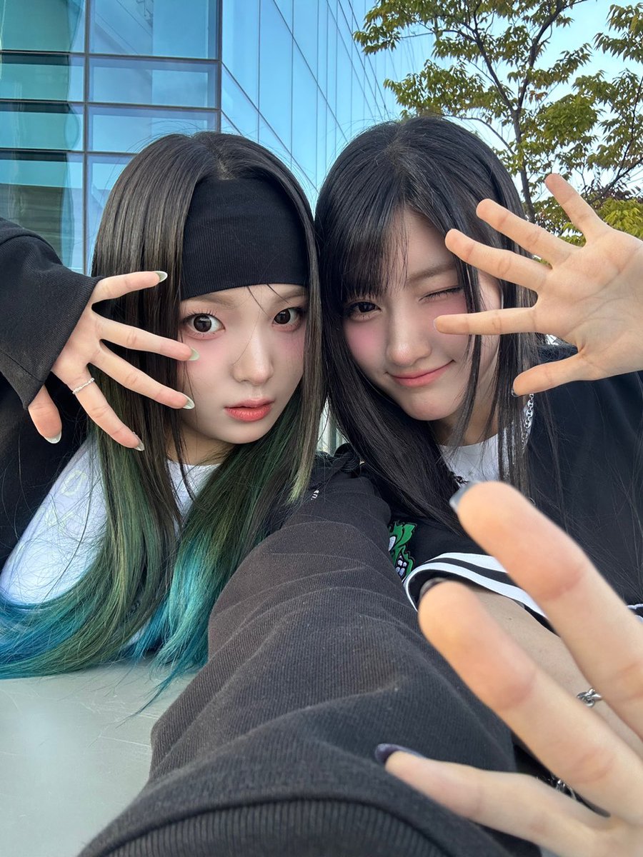 sa2m2nam3's tweet photo. #SAY_SEUNGJOO

막내즈 뽀에버 👶🩷

#SAYMYNAME #세이마이네임 #승주 #준휘 웅니🐈‍⬛ https://t.co/rhJKcgvDop