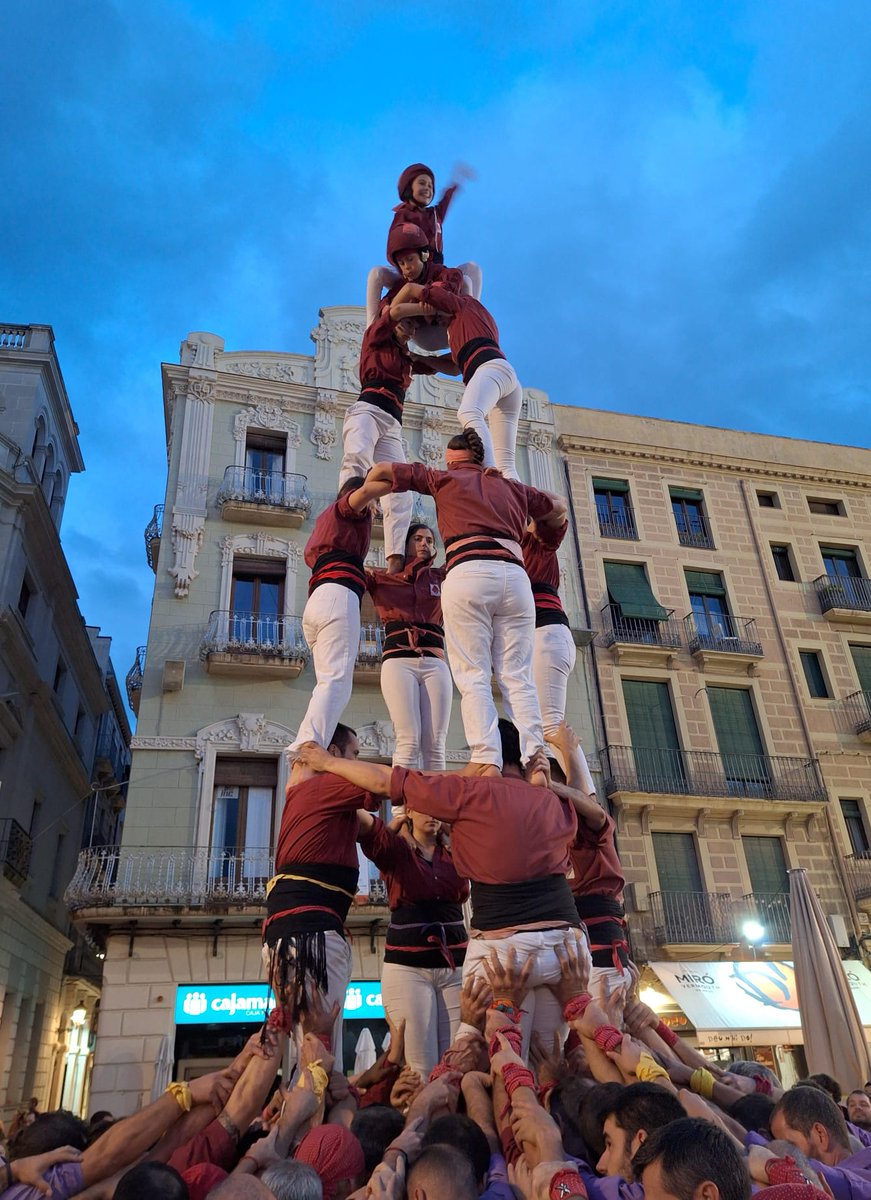 Xiquets de Cambrils (@xiquetscambrils) on Twitter photo Ahir vam acabar la temporada a la diada dels <a href="/xiquets/">Xiquets de Reus</a> de Reus, i vam fer id2d6, 3d6a, 2d6, 4d6, 2p4.
Gràcies <a href="/xiquets/">Xiquets de Reus</a> per convidar-nos un any més i per l'ajuda a pinyes <a href="/CDTerrassa/">Castellers de Terrassa</a>, <a href="/CdAltafulla/">Castellers d’Altafulla</a> i a la Muixeranga de Segària.
Ara a disfrutar d'unes vacances merescudes!! Ahir vam acabar la temporada a la diada dels <a href="/xiquets/">Xiquets de Reus</a> de Reus, i vam fer id2d6, 3d6a, 2d6, 4d6, 2p4.
Gràcies <a href="/xiquets/">Xiquets de Reus</a> per convidar-nos un any més i per l'ajuda a pinyes <a href="/CDTerrassa/">Castellers de Terrassa</a>, <a href="/CdAltafulla/">Castellers d’Altafulla</a> i a la Muixeranga de Segària.
Ara a disfrutar d'unes vacances merescudes!!
