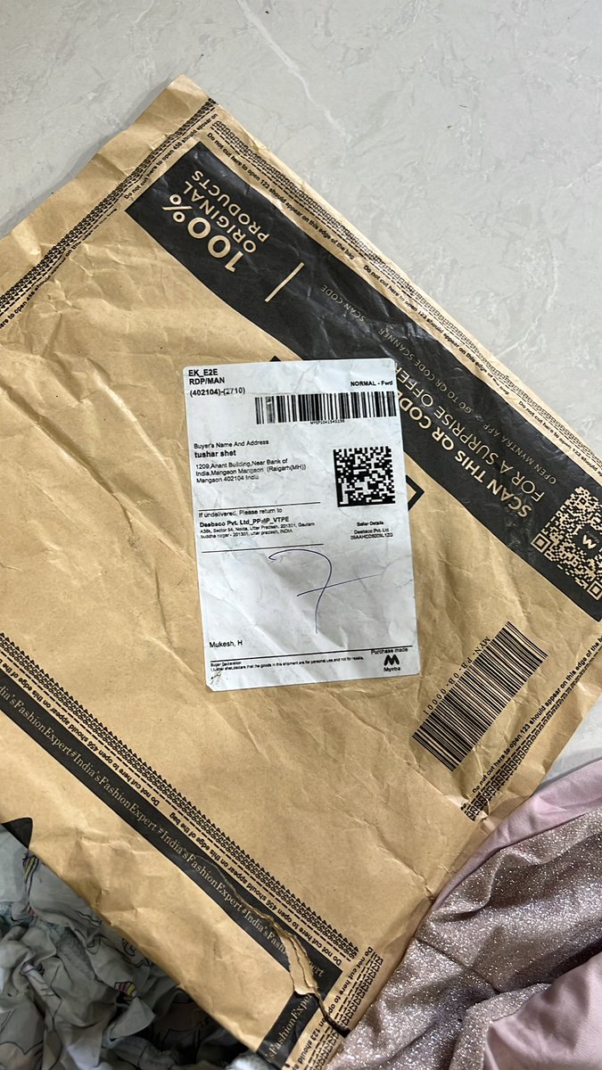 ShetTushar's tweet photo. @myntra received dis some shit clothes from you…
Sending you photos
Ps dis clothes do contain some shit https://t.co/am21iBTOiW