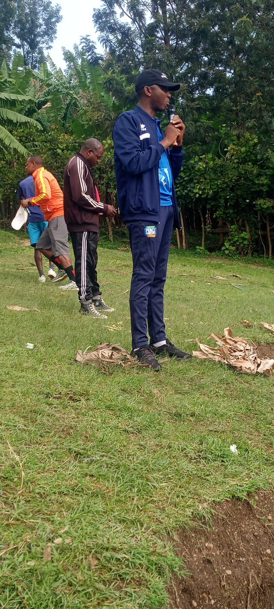 BonezaNyc's tweet photo. Birikuba nonaha hano mu murenge wa BONEZA hatangijwe sporo mu mashuri 2024-2025 ku rwego rwa karere ka Rutsiro igikorwa cyatangijwe na president wa  OSS-Rutsiro.bahembye amakipe y'abaye Aya mbere ndetse bahembye n'ababaye abambere muri athletism @NycRutsiro @RutsiroDistrict https://t.co/LlhsqnRuhn