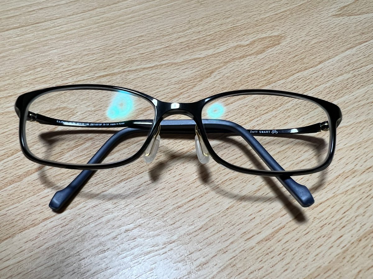 qstingerp's tweet photo. この時作った👓のノーズパッドが壊れてしまったので同じモデルのフレームに交換してきました。
まだお揃いかな🤔
#ZoffSMART
https://t.co/IhLSD25fGM https://t.co/HkfymhqGsW
