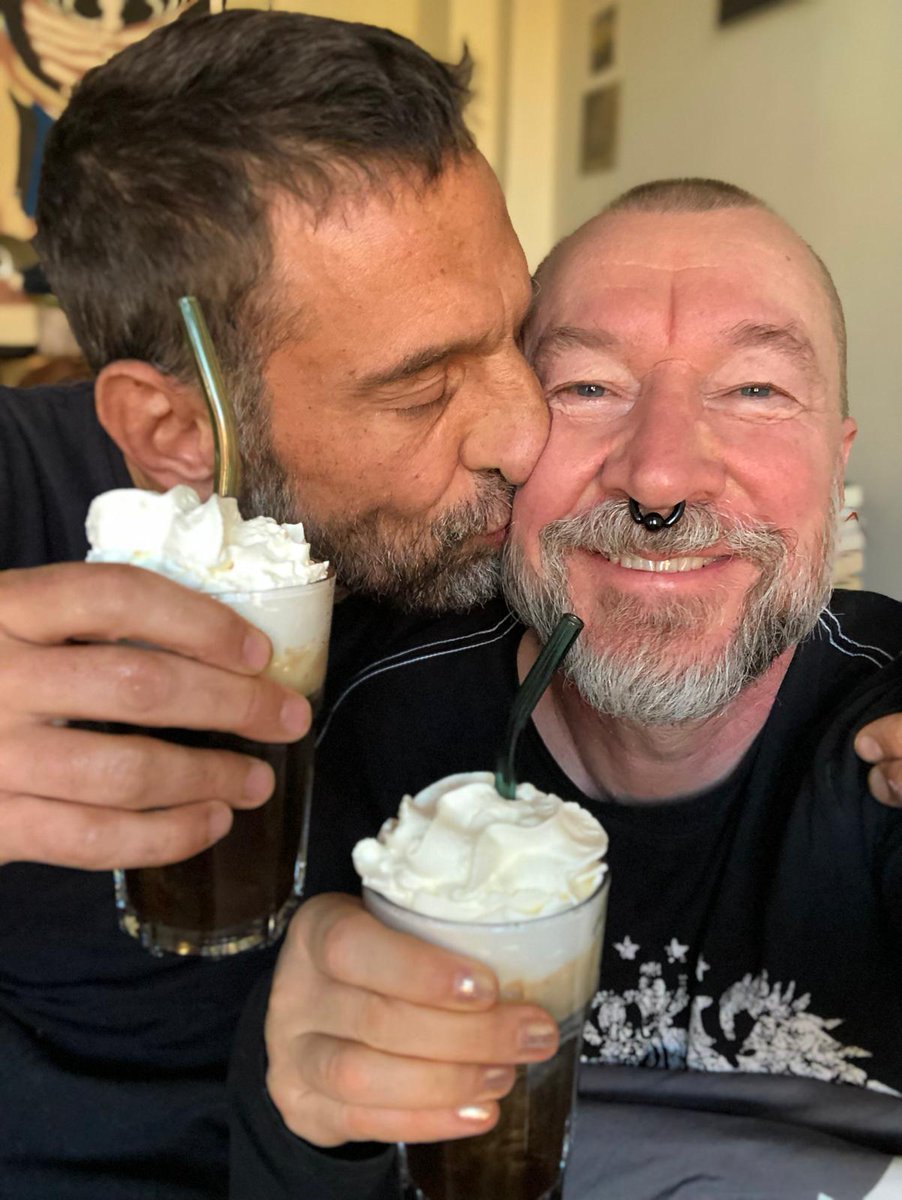 RealTadzioM's tweet photo. Guten Morgen & sláinte von Euren #FaggotsForFuture.
Heute denken wir an Alle, die sich in #Georgien dem elektoralen Putsch des putinfreundlichen Oligarchen Iwanischwili entgegensetzen.
Nicht, weil wir die EU fetischisieren. Sondern, weil wir Putins Klerikalfaschismus verachten. https://t.co/2OxLoaLssP