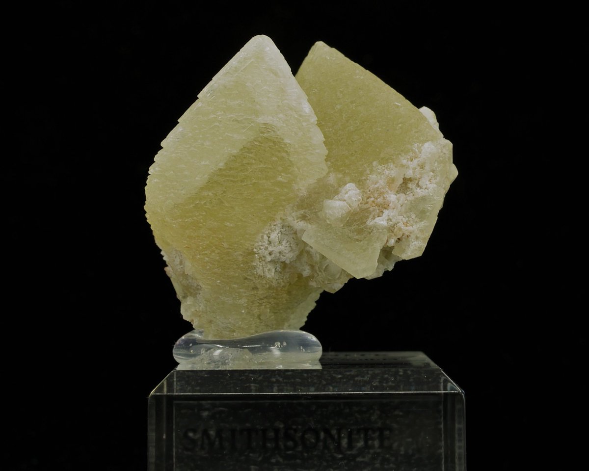 joshu_san's tweet photo. ちゃんと「菱」してる菱亜鉛鉱
#菱亜鉛鉱 #スミソナイト #smithsonite https://t.co/x9JC9vZ3k6