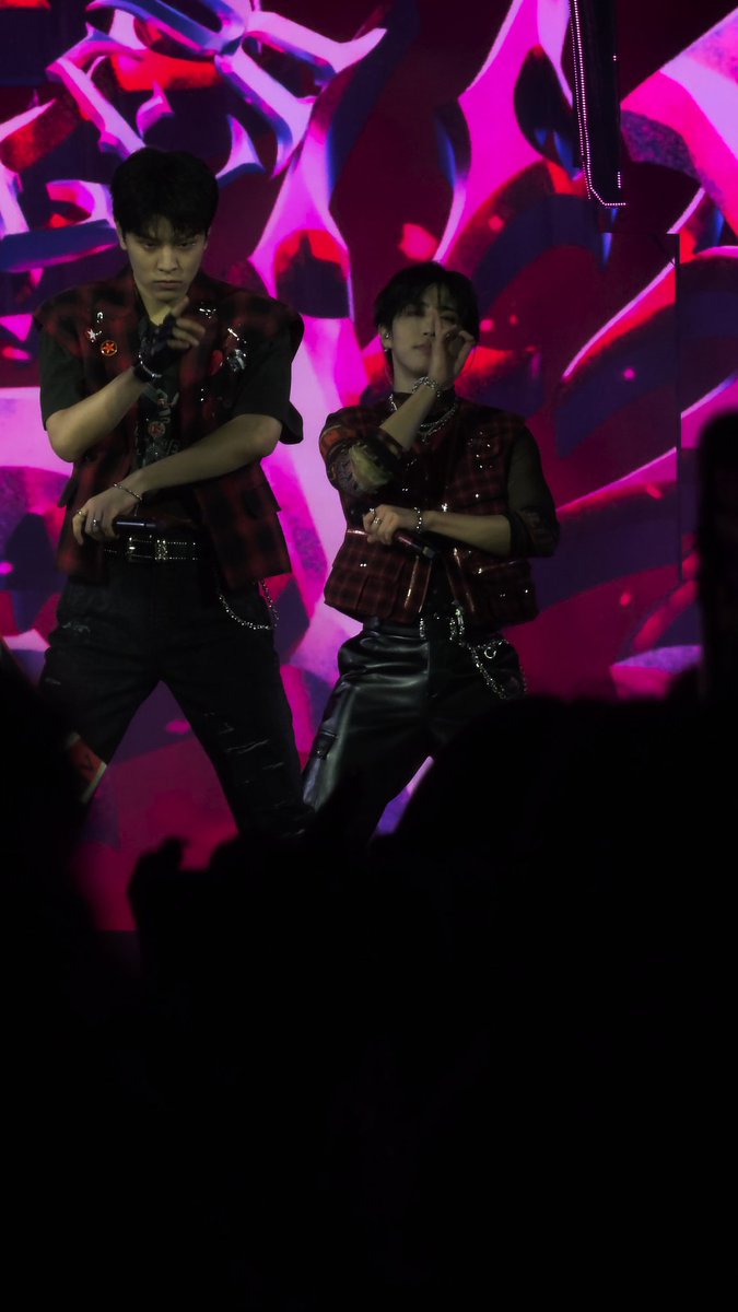 cherryluviex's tweet photo. ○°☆ dominATE concert core ☆°○

#StrayKids #스트레이키즈 #dominATE #dominATE_AUSTRALIA #dominATE_SYDNEY #ATE #YouMakeStrayKidsStay #스키즈 #스테이 #SKZ #STAY #Concert #Memories https://t.co/ZZlniWRsyj