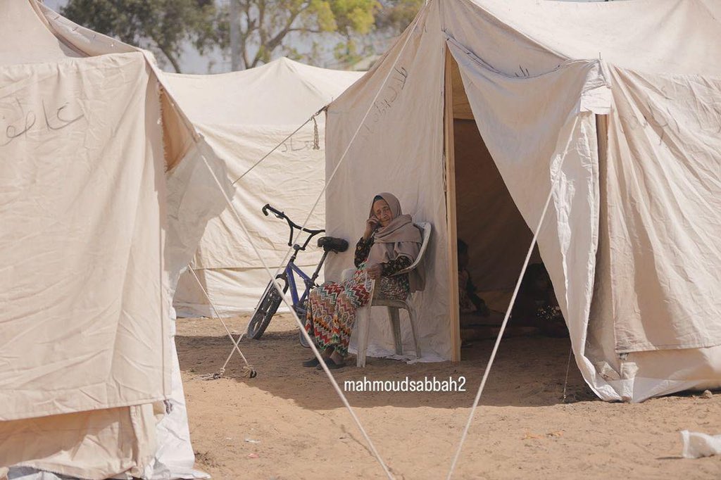 OnlinePalEng's tweet image. She is older than the Israeli occupation!

84-year-old elderly Palestinian woman Aisha Abu Sultan from Gaza was forcibly displaced twice in her life; in 1948 and 2024.