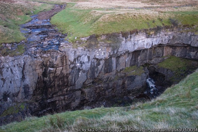 geograph_bi's tweet photo. Picture of the Day from #NorthYorkshire 2009
#becks #streams #HullPot #ravine #rocks https://t.co/Xi6TweeJYs by Tom Richardson https://t.co/v2DKLAbTWB