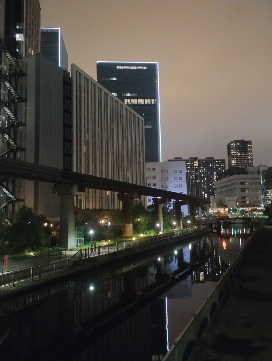 kikk_001's tweet photo. 今週仕事帰り23時頃に空が変に赤かったんだけど、低緯度オーロラだよってテキトーに言ったらみんなわりと信じちゃった
#芝浦 https://t.co/1WP5iNg3wy