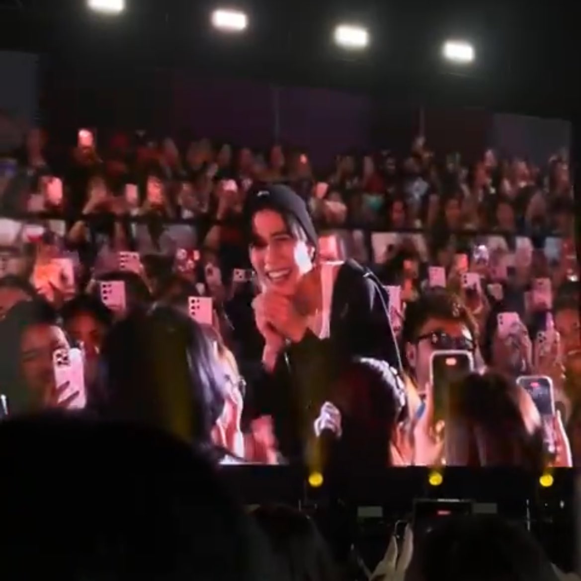 mecrushonhim's tweet image. ความสุขของชั้นมันแค่นี้เองอ่ะ แค่เห็นพีพีมีความสุข แล้วยิ้มหวานน่ารักมากจริงๆ ตาเป็นประกาย สดใสมากๆๆๆ พีแฮปปี้ พี่แฮปปี้ รักหนูพี💘😭🫳🏻