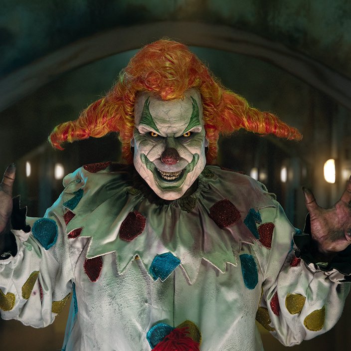 placecarrousel's tweet photo. Les Icons des Halloween Horror Nights, kezako ? 🤔🎃

En réalité, pas facile de dresser une liste exhaustive de critères, mais comme leur nom l’indique : ces personnages sont considérés comme iconiques de leur édition par la communauté de fans ! https://t.co/lo0S2ln6gK