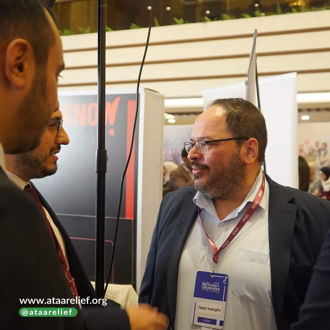 AtaaRelief's tweet image. تشارك جمعية عطاء بجانب العديد من المنظمات والمؤسسات الإنسانية، في مؤتمر الشرق الشبابي الدولي الثامن "آفاق عالم جديد"، الذي يقام في مدينة غازي عنتاب، تركيا، بحضور أكثر من 1500 شابا وشابة من حول العالم!

#ASYConference #BeyondBorders #ATAA