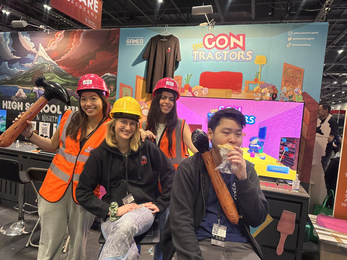 ContractorsGame's tweet photo. EGX day 2 was a banger! We gave away some t-shirts, had some interviews and Chester ate a bunch of sandwiches. 

Last day today! Ask us about our hammers and get a free t-shirt🆒

#EGX #IndieGameDev #ComicCon #MCMComicCon https://t.co/2ylYN3URe7
