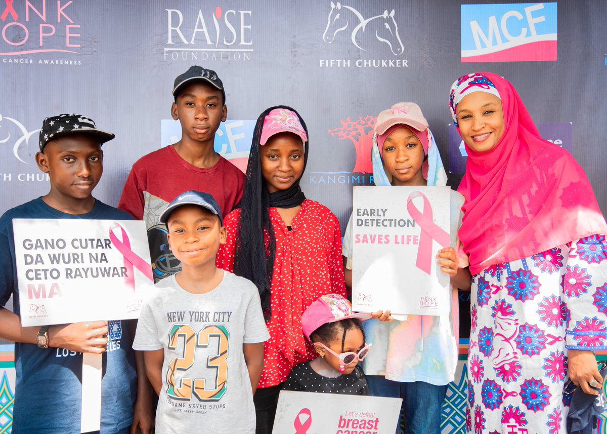 Glitz, glamour, and a purpose! 

Red carpet guests showed their support for Pink Hope breast cancer awareness.