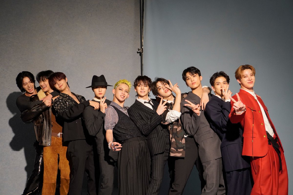 [📢] STAFF BLOG UP !!  

#ViVi 12月号特別版
二番目の衣装写真大公開📷✨彡 

ぜひ《 STAFF BLOG 》にて 
#TREASURE のモデルモードをチェックしてくださいね👀
<a href="/vivi_magazine/">ViVi</a>

🔗treasure-official.jp/maker/staffblo…