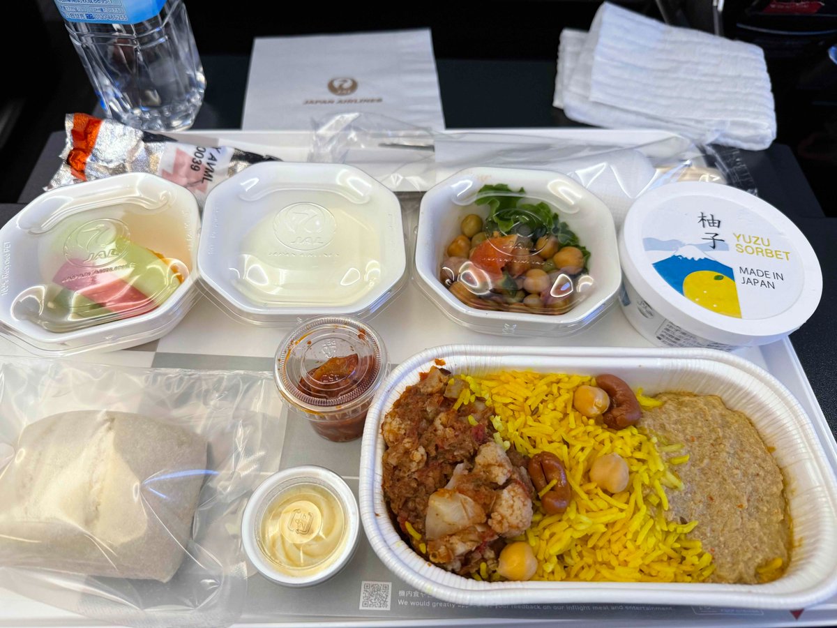 varunkrish's tweet photo. Using In-flight WiFi by Panasonic Avionics on this @JAL_Official_jp flight and it is actually quite decent. Got 1 hour for free and paid for a 3 hour plan as it was quite good. Got served a neat Asian Vegetarian meal the main highlight was the Yuzu Sorbet. #ConnectWithJAL https://t.co/DLqtHAauaY