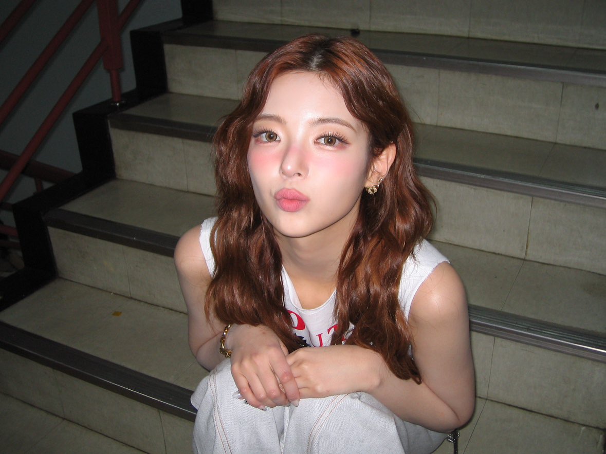 ITZYofficial's tweet photo. 241027 ITZY .zip (2)

#ITZY #MIDZY @ITZYofficial
#ITZY_GOLD https://t.co/hcNGs8ZLBf