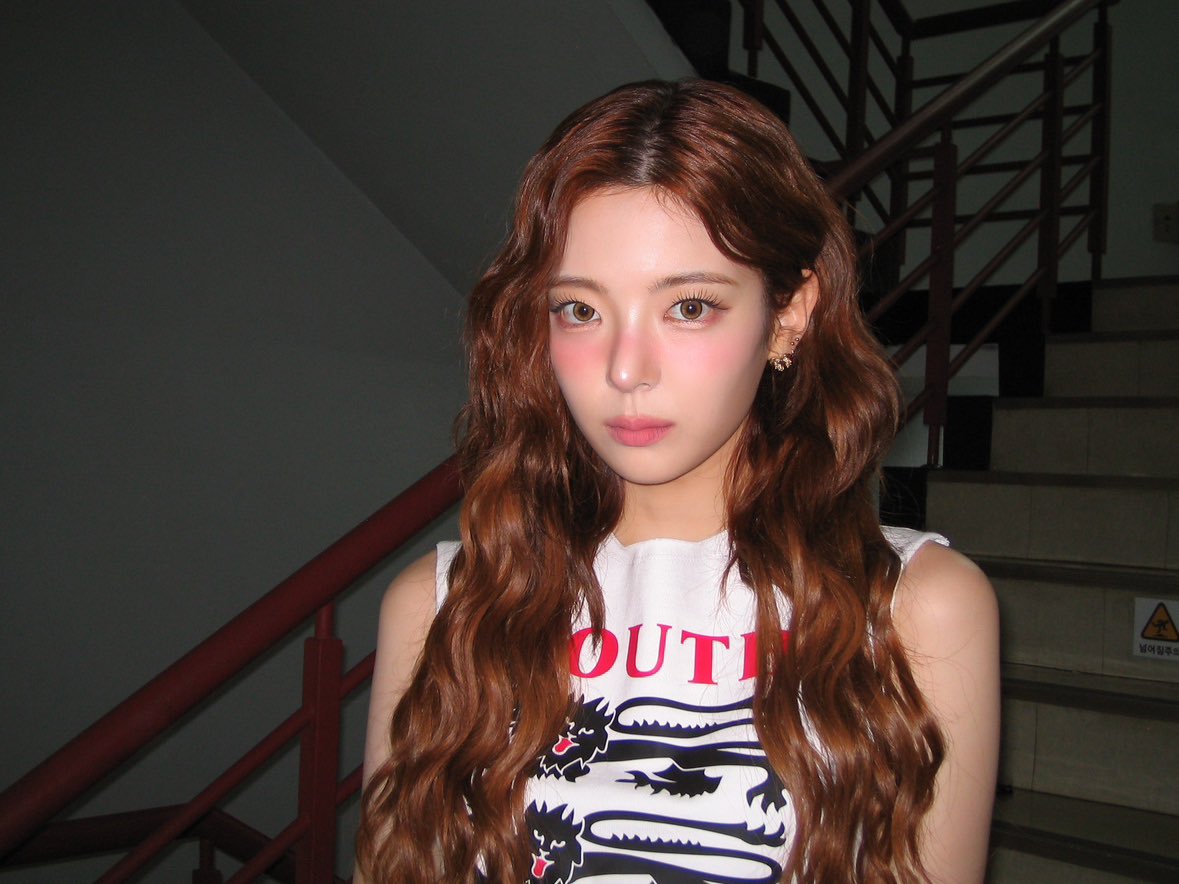 ITZYofficial's tweet photo. 241027 ITZY .zip (2)

#ITZY #MIDZY @ITZYofficial
#ITZY_GOLD https://t.co/hcNGs8ZLBf