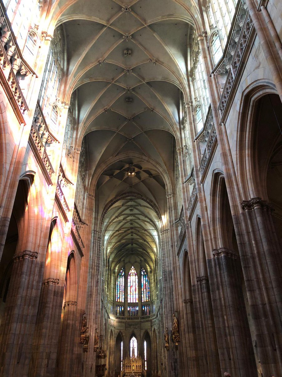 VitProchazka's tweet image. muset se vydat
přes dva kraje, do města
cizího domů

Více(méně): medium.seznam.cz/clanek/ignac-v…

#Praha #svatýVít #domov