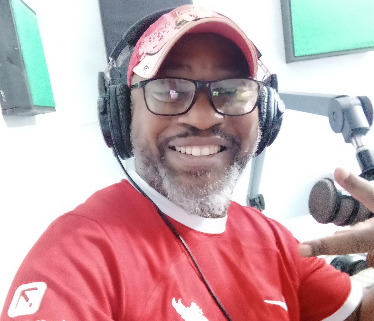 Last Sunday in October and on the #TheJazzShow is #TheSmoothPilot  Uncle Victor <a href="/vicmafu/">Victor Mwewa</a> on Flava Fm.  

Flava Fm 87.7 Copperbelt 
                   92.1 Solwezi 
                   96.9 Lusaka
#KopalasMostLoved
#WeCanBroadCastFromAnyWhere