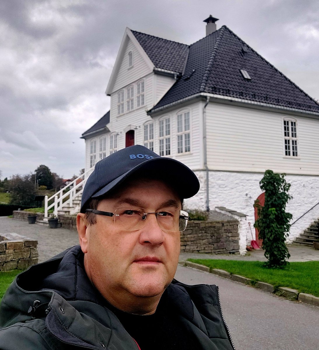 Petrov_Bergen's tweet photo. — Den amerikanske legen Bernard Lown og den sovjetiske legen Jevgenij Tsjasov sto bak stiftelsen i Boston som ble tildelt 1985-prisen https://t.co/WUjYbL1c36
En motvillig diplomat i Lofoten, Lofotposten 27.05.2024
#Norway #Russia #USSR #Diplomacy #politicalglobalization #politics #USA #nuclear #war #NobelPrize #foreignpolicy #Lown #Chazov #NuclearWeapon #arms #ColdWar #healthcare #physicians #NobelPeacePrize