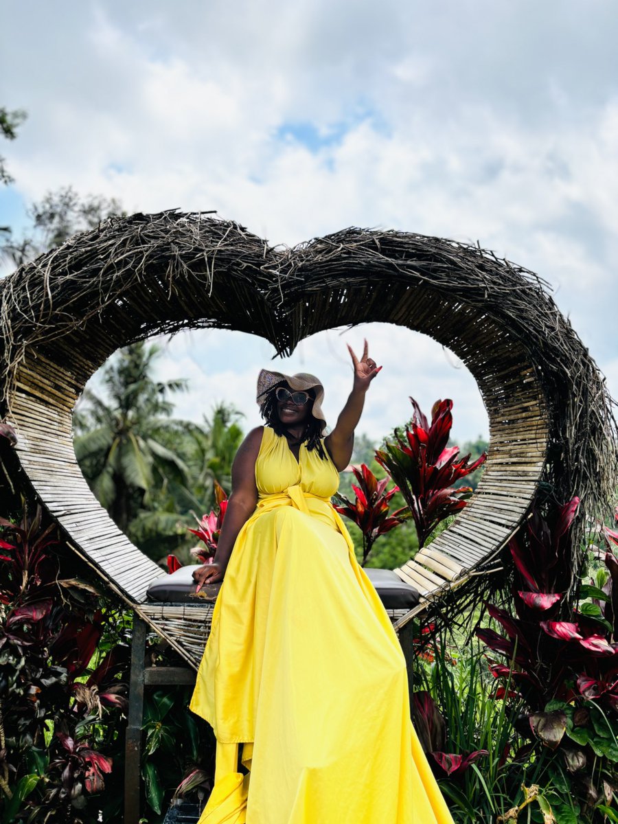 AddictedLayy's tweet image. Cheers to 1 Month Living In Bali 🥂✨

LashaLayy.com 

#bali #notebook0616 #travel