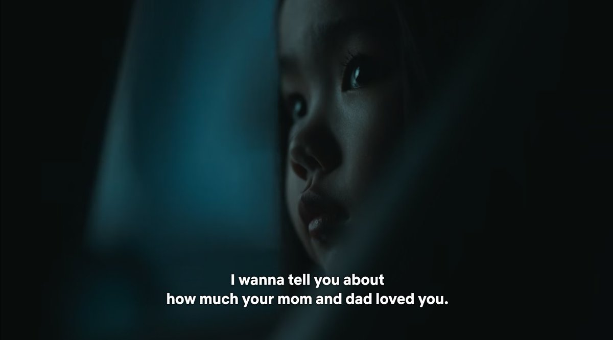 BlancaTruebaID's tweet image. During baby Jae-hyeon's demonstration, when her parents were burnt trying to save her, she was burnt as well. However, she was resurrected immediately.

So it's not that she survived. She died and then resurrected, just like Jin-su and Jung-ja.

#OhEunSeo #Hellbound2 #Hellbound