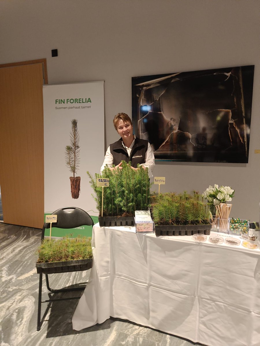 Kiitos vierailustasi #Metsäpäivät #FinForeliaOy esittelypisteellämme!Hienoja kohtaamisia metsäisen verkoston  kanssa. Metsänhoitokeskusteluja vaihtoehtoisista puulajesta turvemaiden puiden ravinnehäiriöihin. Perhemetsätaloutta, ylisukupolvisuutta,tuottoa, tasapainoa ja pikkupuita