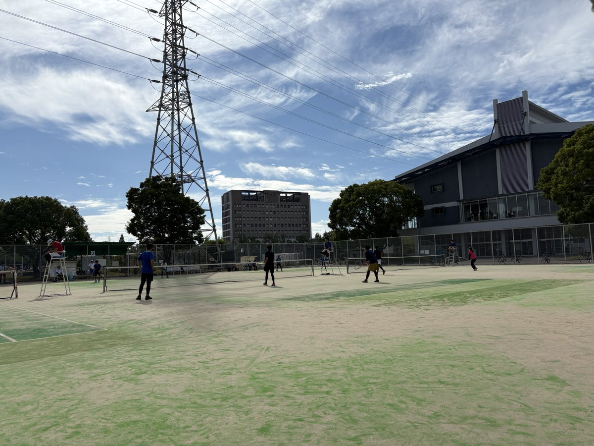 kpunante's tweet photo. 今日、大阪公立大学 中百舌鳥キャンパスで男女共に六公立大会がありました。

京都府立大学、大阪公立大学、兵庫県立大学の3校で試合をしました。

この大会をもって3回生の先輩方は引退となりました。今までありがとうございました。いつでも土曜日の練習に遊びに来て下さい‼︎お���ちしてます‼︎ https://t.co/hx8OLuHzJe