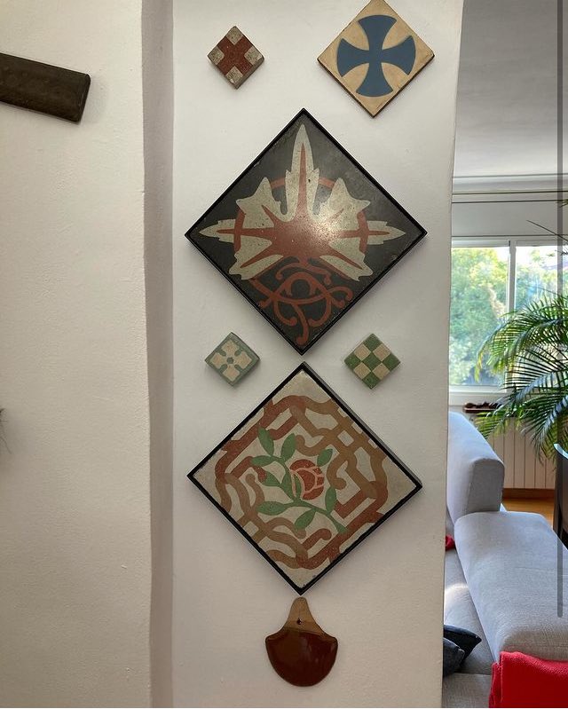 rajolesdebcna's tweet photo. Vestint columnes. 
Gràcies per les vostres fotos, Judit, @domenechsalvado , Roger i Carlos.
Fet a Barcelona. Fet a mà.
#rajolahidraulica #mosaic #modernisme #noucentisme #arquitectura #carreauxdeciment #decoracio #interiors #recicla #decreixement #economiacircular♻️ https://t.co/plPEHC4A2d