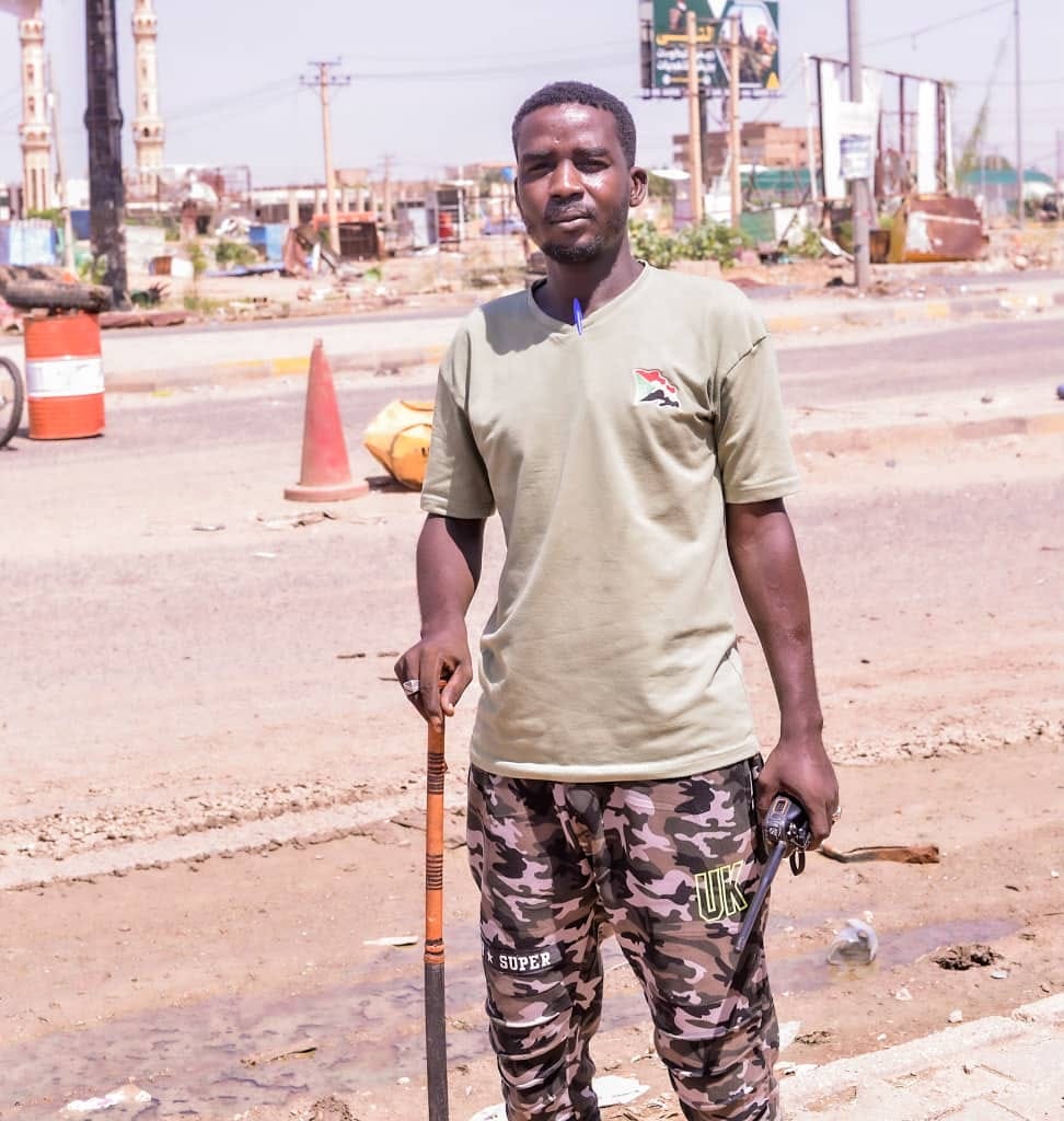 #القوات_المسلحة وبعد ان علي كعبها علي مليشيا التمرد في جميع المحاور وبدات فعليا في إسترجاع وتحرير المدن إتجهة المليشيا المتمردة الي الخطة ( ب ).
مالايعلمونة ان الجيش قوية ولا ينكسر ، وبإذن الله تعالي النصر قريب وسوف يعود السودان معافي وطن يحتضن الجميع.
#زول_سوداني