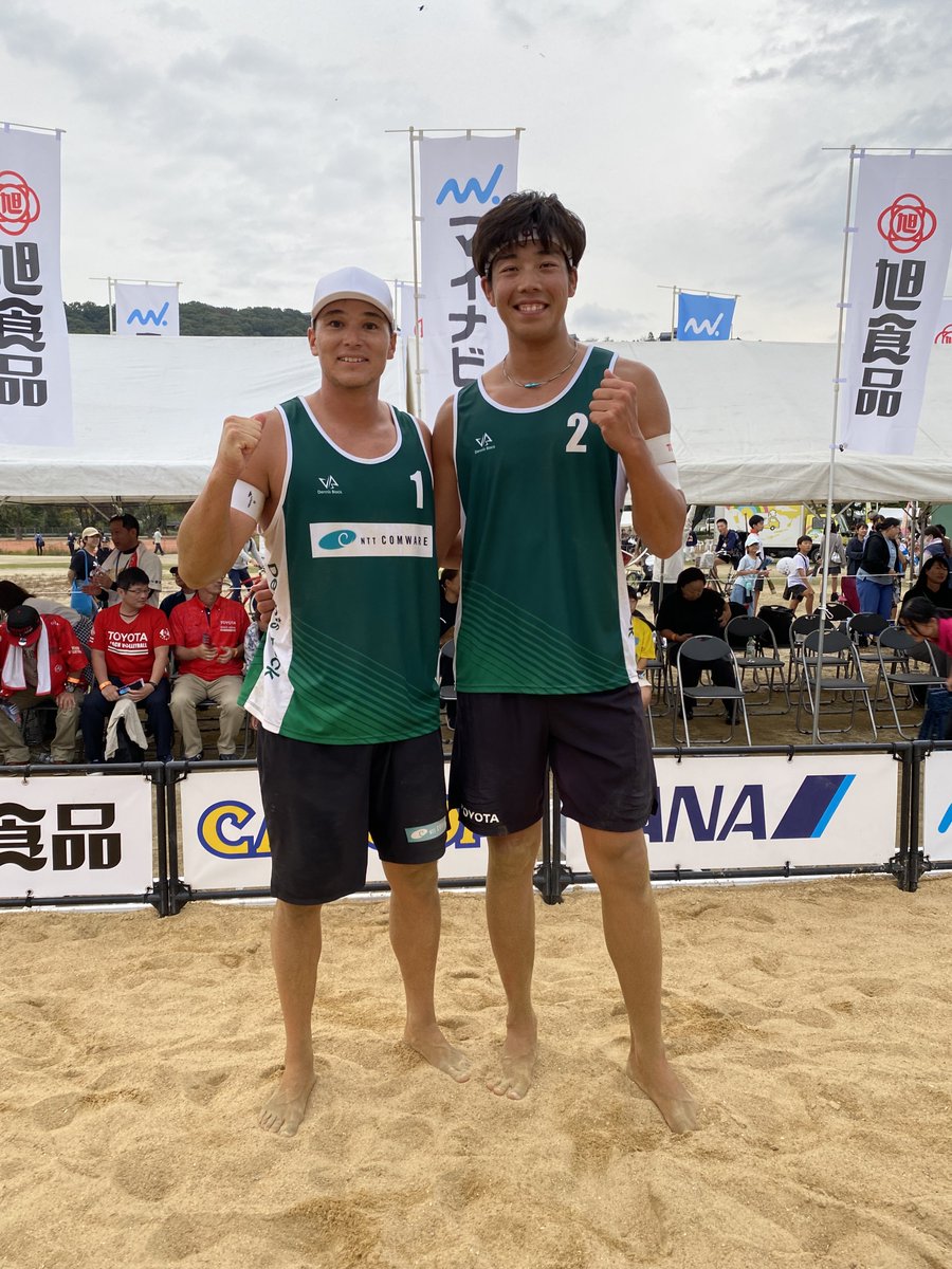 jva_beachvolley's tweet photo. 🏖️ジャパンビーチバレーボールツアー2024
第9戦 マイナビ松山大会 旭食品杯
🚩愛媛県松山市　松山城城山公園堀之内
本戦　２日目

◆男子決勝
👑黒川/安達 vs 髙橋/池田
2⃣ー1⃣
17-21
21-19
15-9

配信はこちらから🔽
https://t.co/ptEEnxBQiL

#ビーチバレー　#バレーボール https://t.co/EYfvDg1m3T