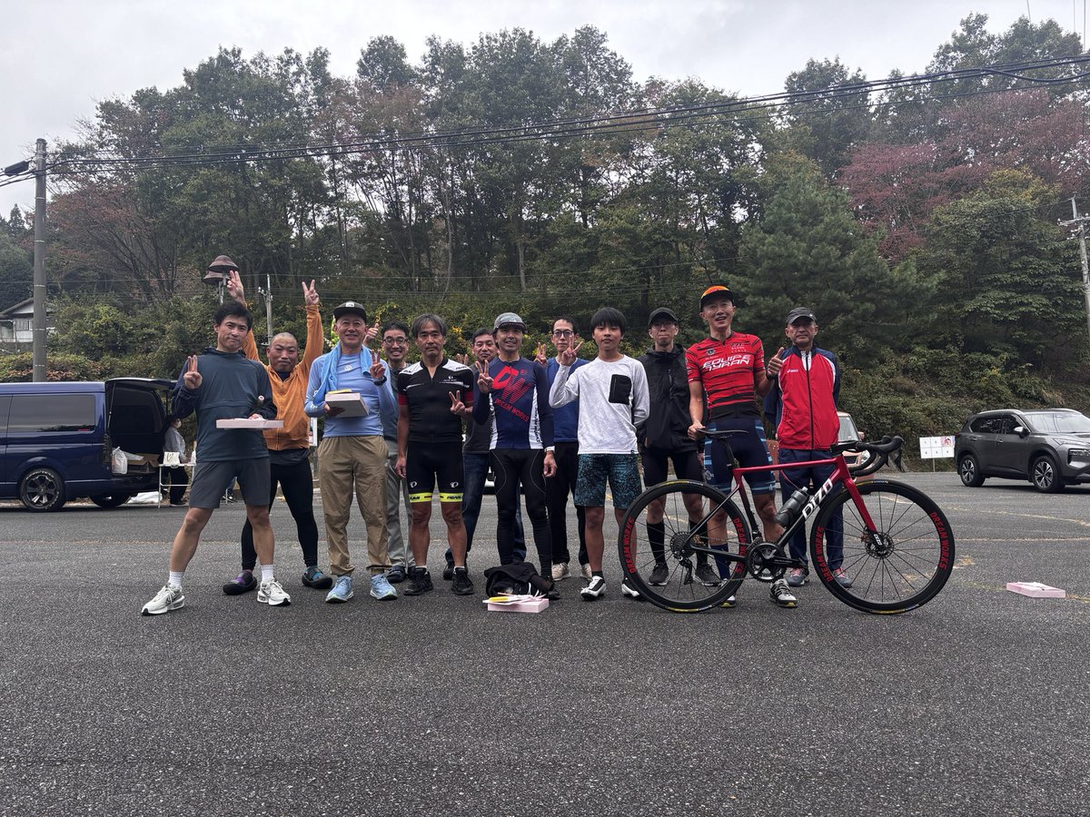 ab06152's tweet photo. DREAM WORKSプレゼンツ弥高山ヒルクライム 5連覇 44分56秒コースレコード30秒更新💪
やはり、DIZO Oureaは硬いけど、それに負けないように踏んで回せば、ドンドン進んでくれる
今季まだレース残ってるから、常に目標と向上心を持ち続ける
#dizo
#dizobike
#ourea
#DREAMWORKS https://t.co/BEg7V52P0Y