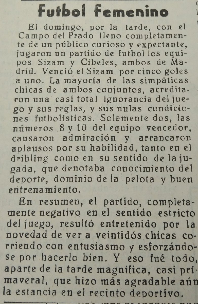 El fútbol femenino en Talavera
#futbolcentenarioTalavera

Pocas reseñas encontramos de los primeros partidos de fútbol femenino. Aunque sí se practicó esporádicamente no se le dió visibilidad en prensa hasta el 13 de enero de 1971
Aquí una foto de todocolección.net