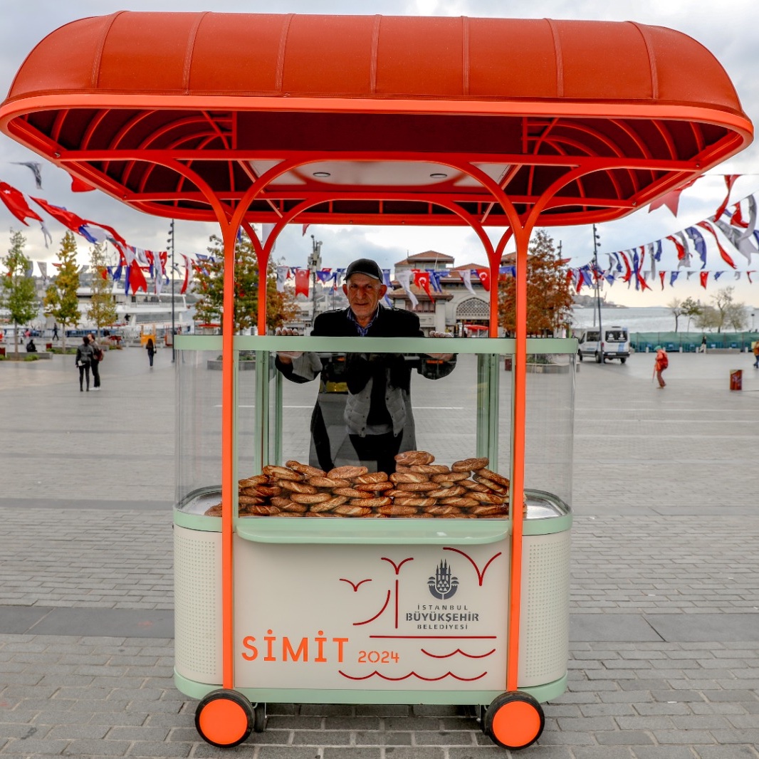 bosunatiklama's tweet photo. İstanbul'daki seyyar simit, kestane ve mısır araçları yenilendi. https://t.co/FcSTpHdG7P