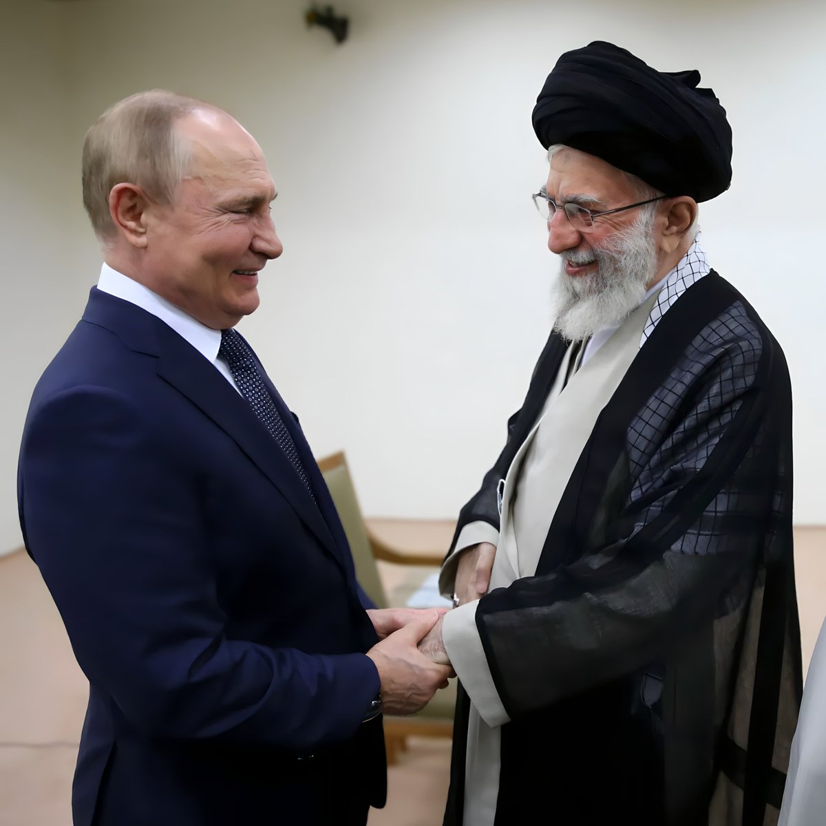 LegitTargets's tweet photo. 🚨🇷🇺🇮🇷 RUSSIAN intelligence reportedly WARNED IRAN of Israel's attack, hours in advance. https://t.co/6sihiSl7E5